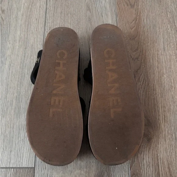 Chanel Black Quilted Sandals with Gold Accents Dad Sandals 39 9 - Picture 4 of 5